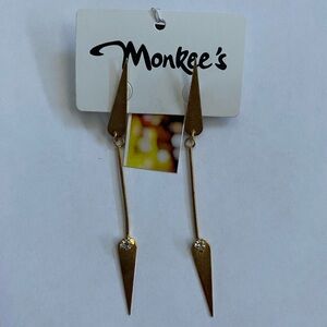 NWT Monkee’s Drop Triangle Earrings
